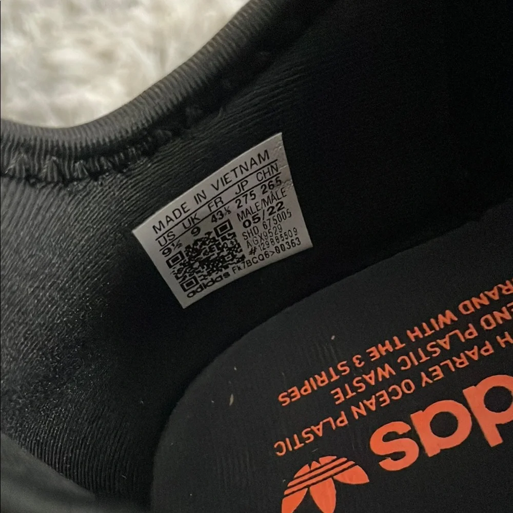 Adidas Triple Black NMD Sz 9 1/2 - Picture 9 of 11